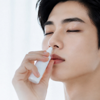 코 안쪽 기능 문제로 호흡 개선이 함께 필요한 남자 코성형 사례 이미지